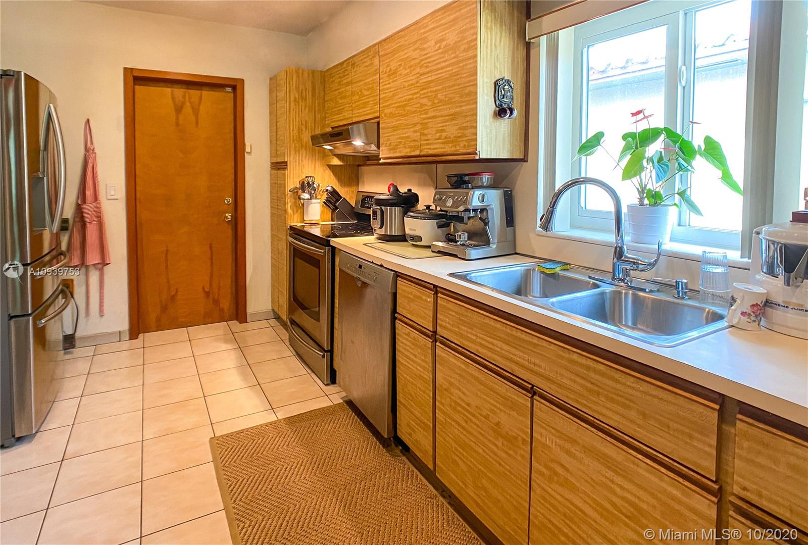 135 Southwest 25th Road Miami, FL 33129 - Photo 6 of 17