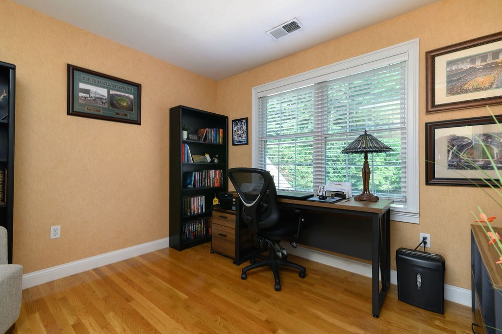 53 Queens Circle Raynham, MA 02767 - Photo 31 of 38