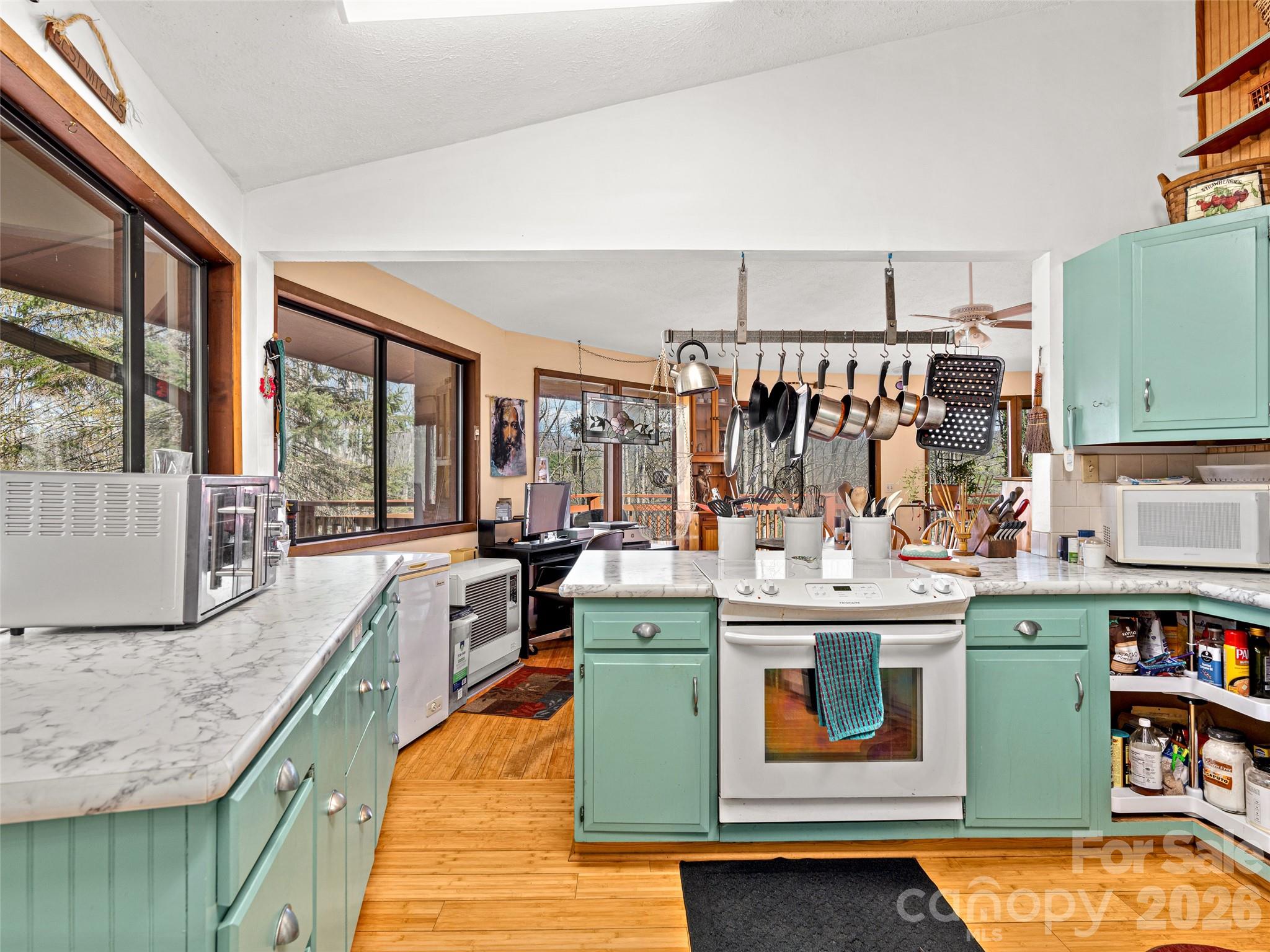 53 Yale Road Hendersonville, NC 28739 - Photo 14 of 40