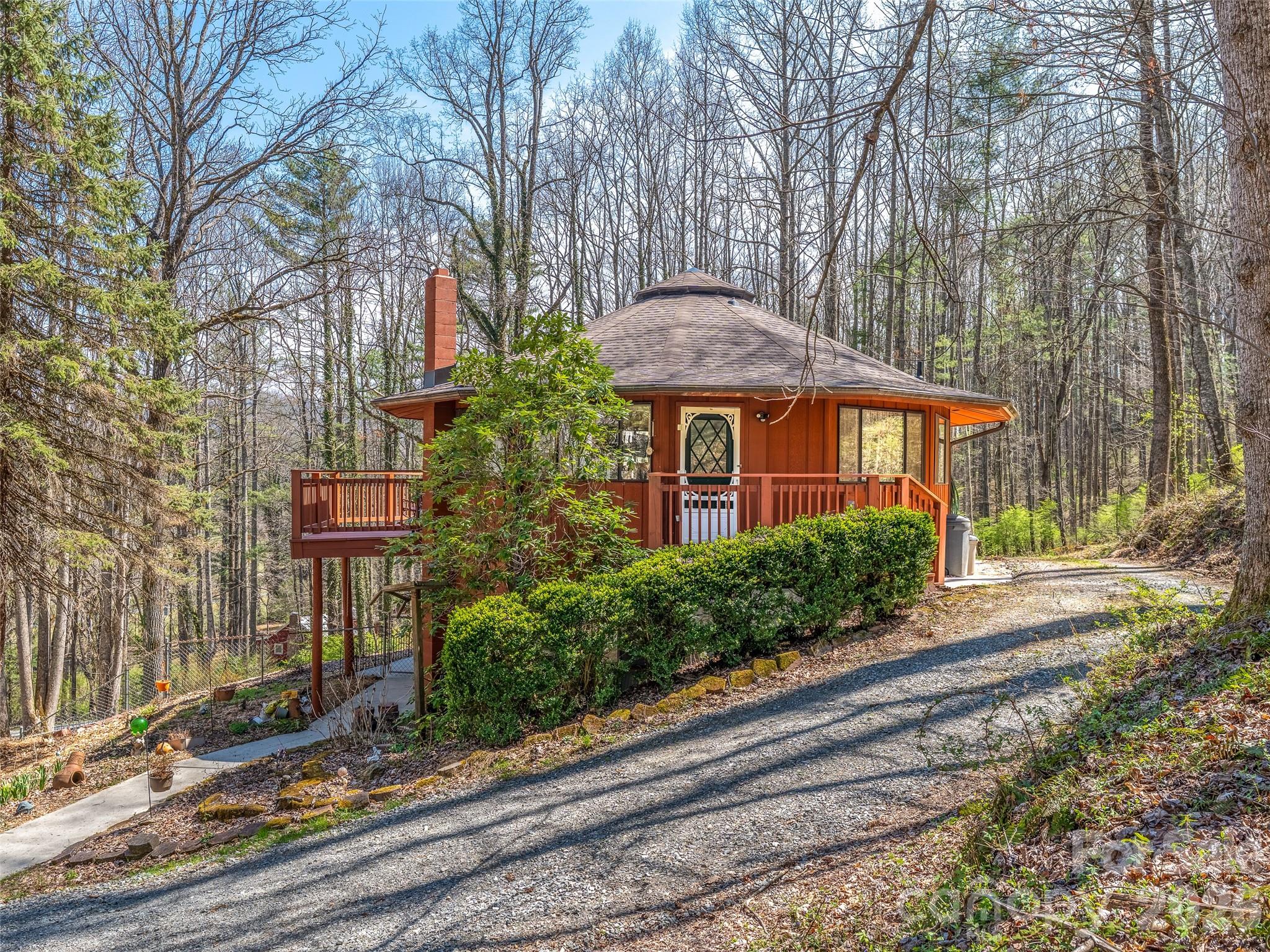 53 Yale Road Hendersonville, NC 28739 - Photo 4 of 40