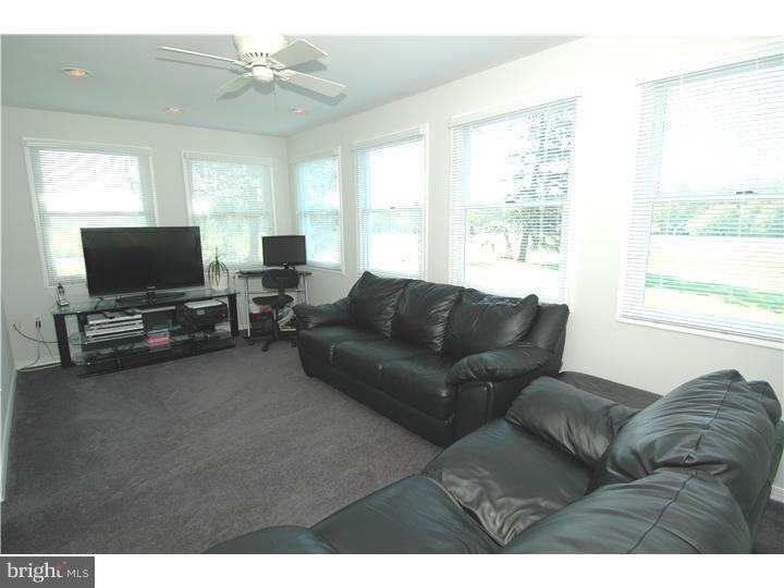 136 Gilbert Road Bordentown, NJ 08505 - Photo 10 of 23 Family Room