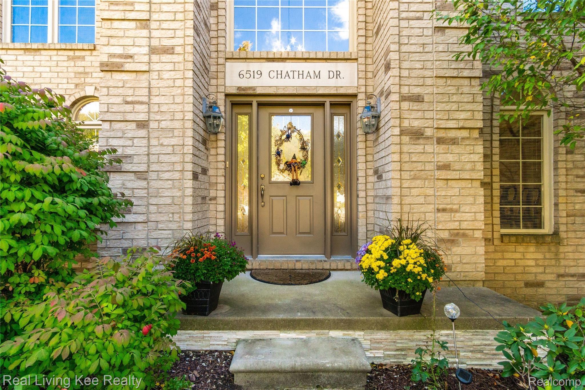 6519 Chatham Circle Rochester, MI 48306 - Photo 2 of 50 Exteriors (3 of 16).jpg