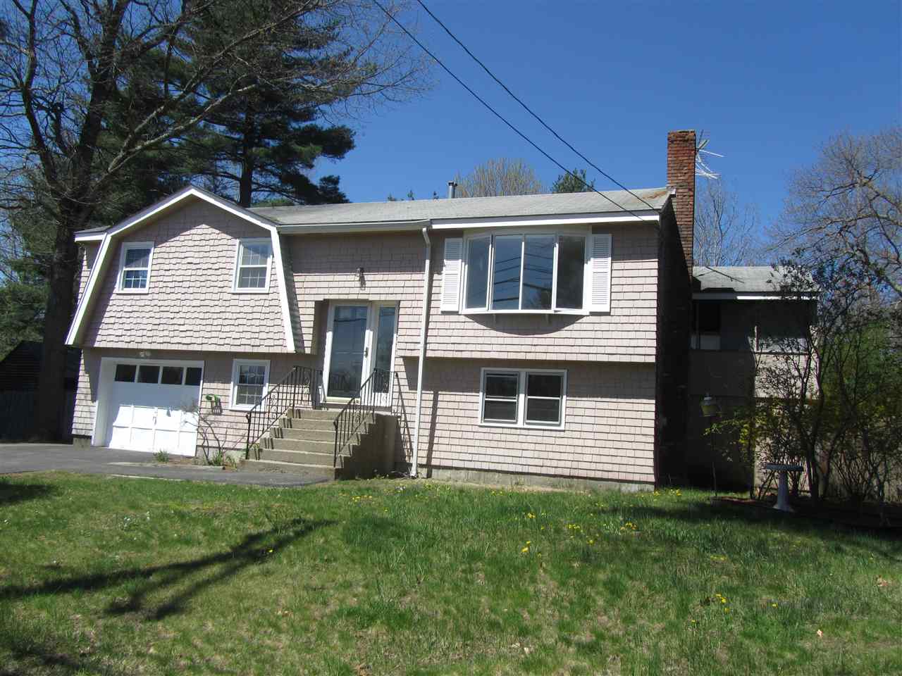 201 Naticook Road Merrimack, NH 03054 - Photo 2 of 33