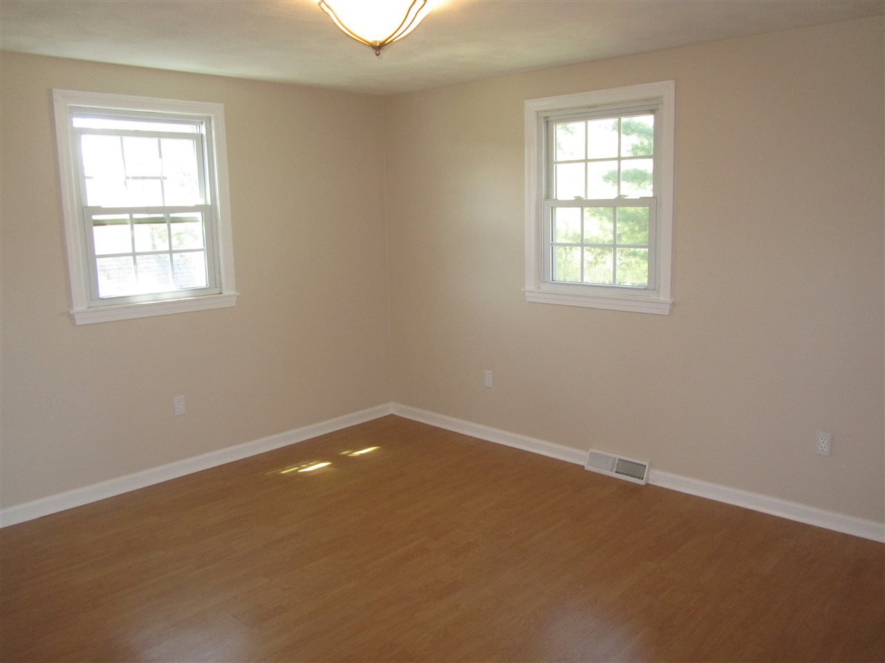 201 Naticook Road Merrimack, NH 03054 - Photo 13 of 33
