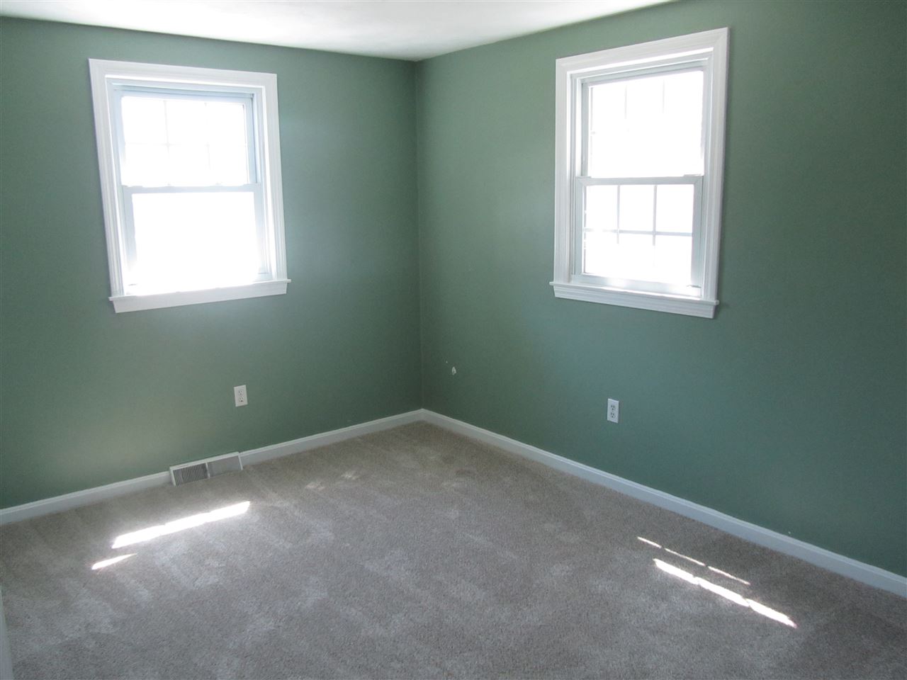 201 Naticook Road Merrimack, NH 03054 - Photo 16 of 33