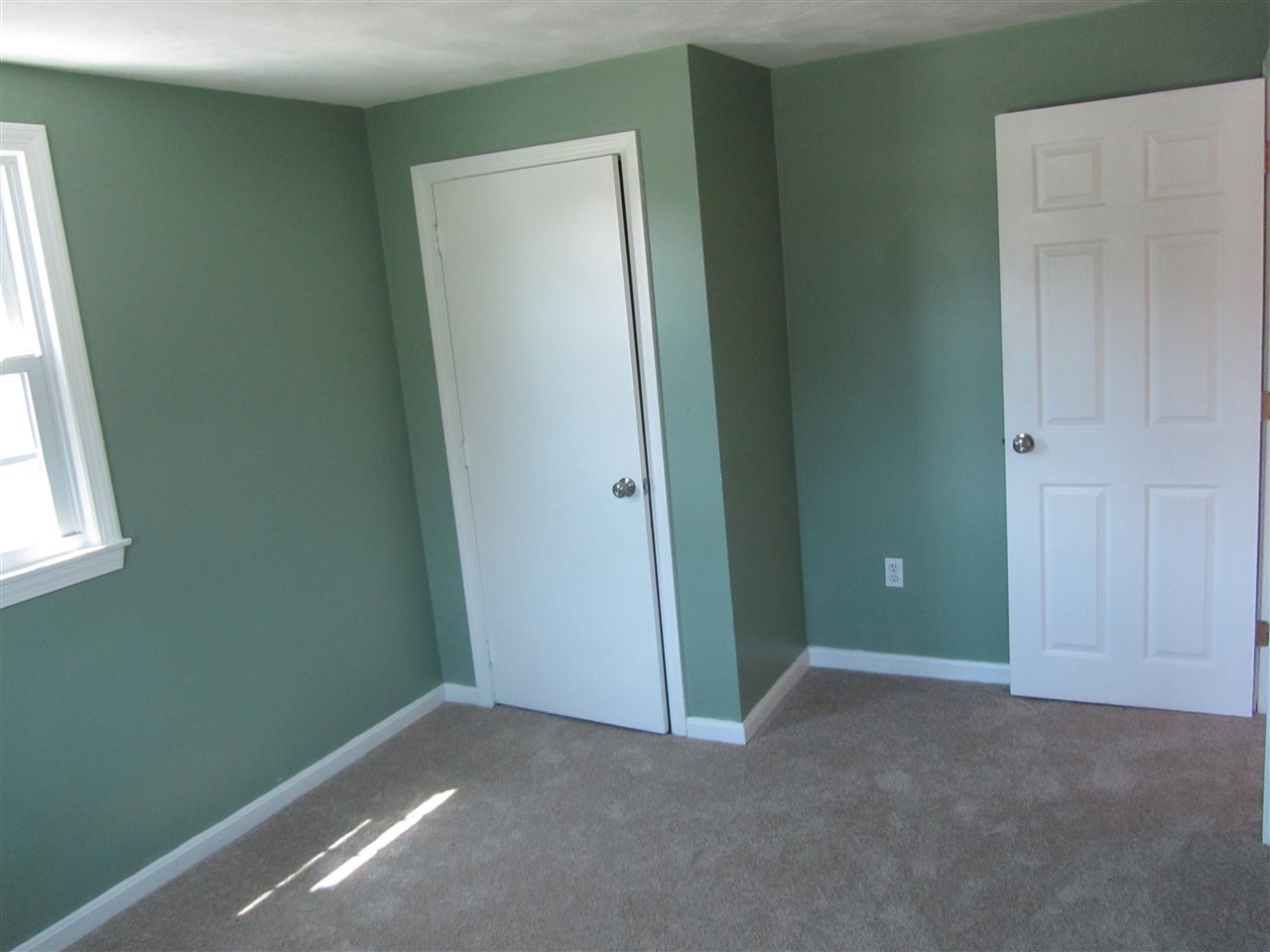 201 Naticook Road Merrimack, NH 03054 - Photo 17 of 33