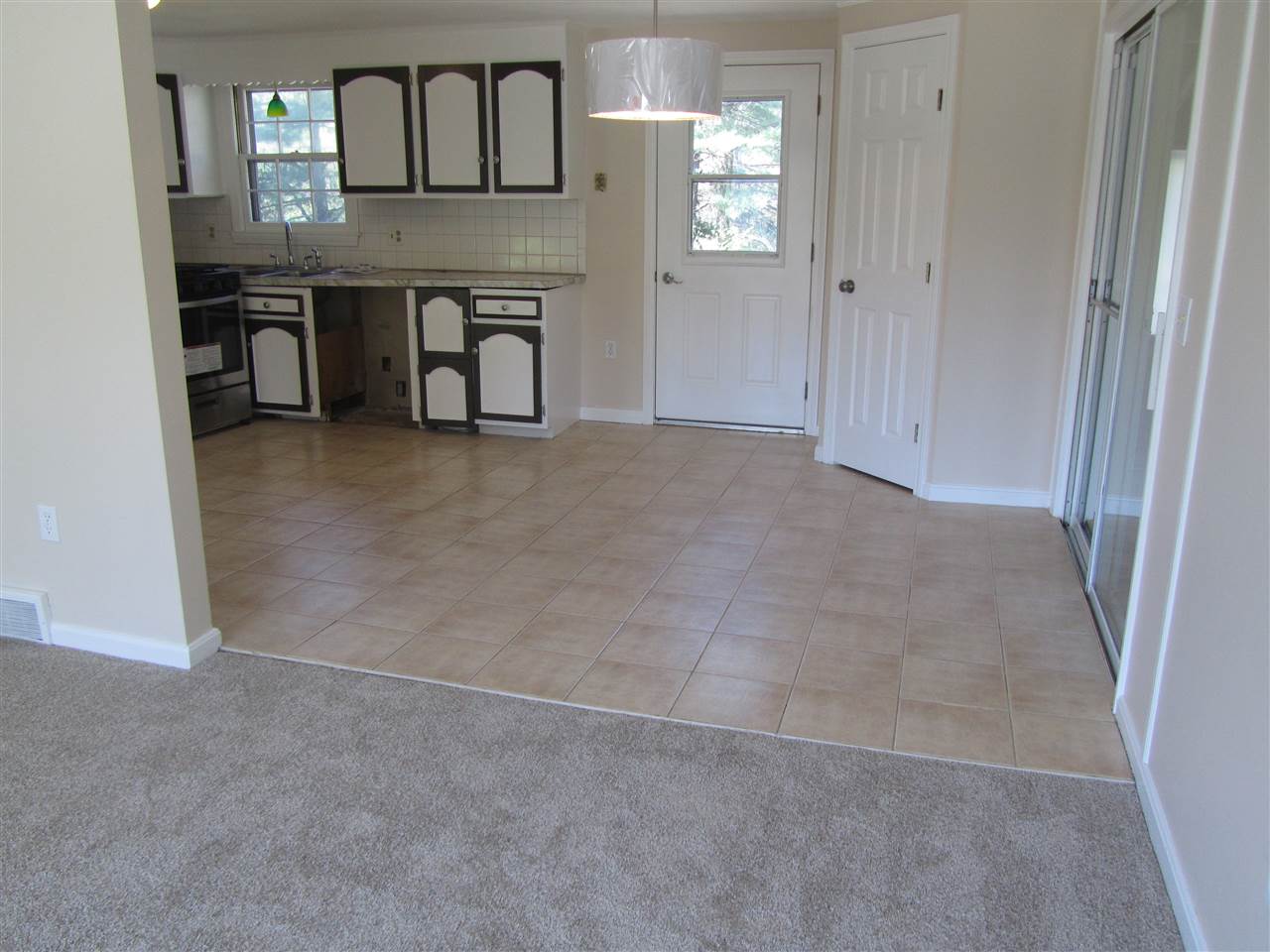 201 Naticook Road Merrimack, NH 03054 - Photo 6 of 33