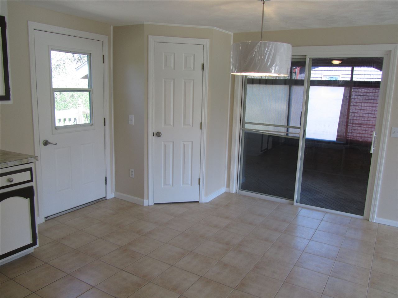 201 Naticook Road Merrimack, NH 03054 - Photo 8 of 33