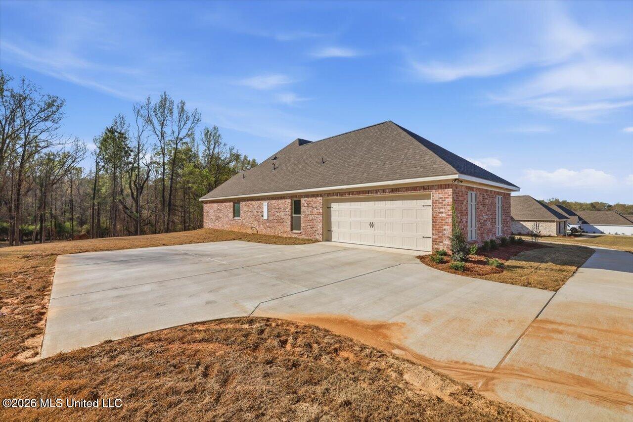 939 Mullican Road Florence, MS 39073 - Photo 4 of 66 04-939 Mullican Rd _ Home Tours MS