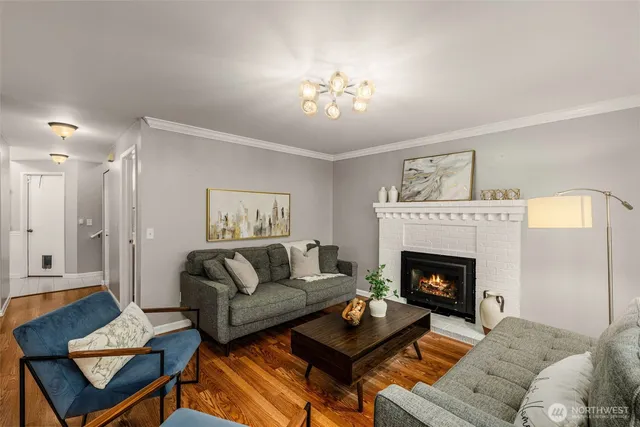 $1,075,000 | 24230 Southeast 44th Street, Sammamish, WA 98029