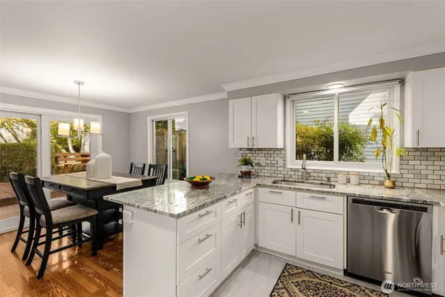 $1,075,000 | 24230 Southeast 44th Street, Sammamish, WA 98029