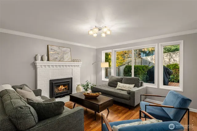 $1,075,000 | 24230 Southeast 44th Street, Sammamish, WA 98029