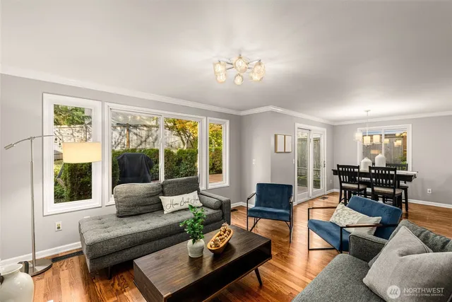 $1,075,000 | 24230 Southeast 44th Street, Sammamish, WA 98029