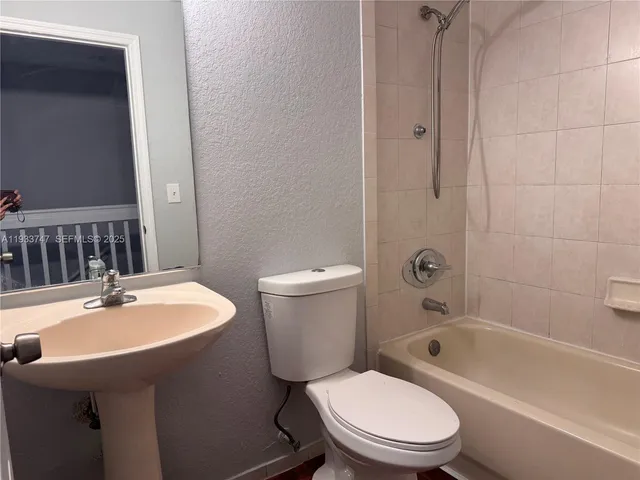 $2,190 | 2267 Northwest 136th Terrace, Unit 2267, Opa-Locka, FL 33054