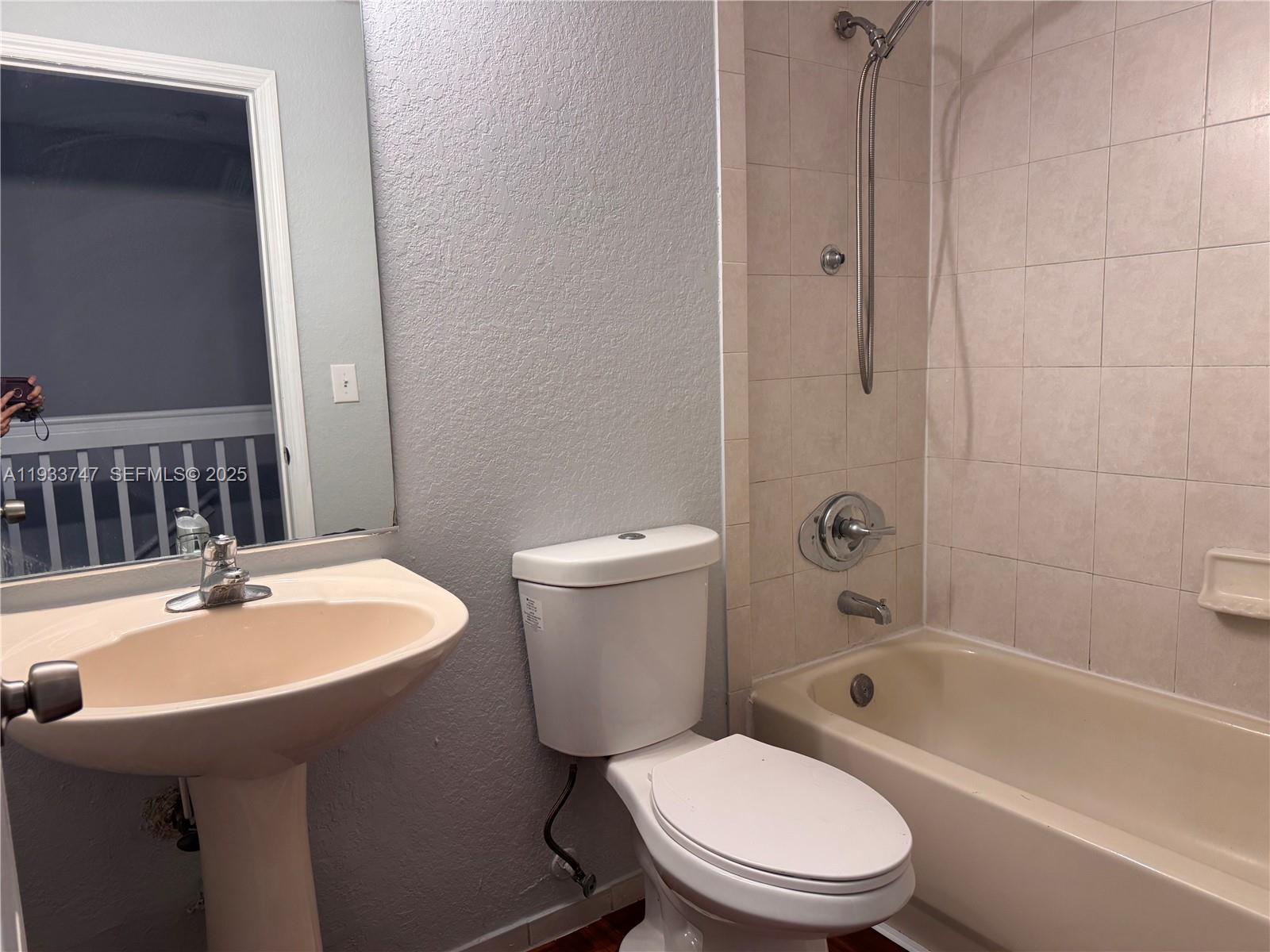 2267 Northwest 136th Terrace, Unit 2267 Opa-Locka, FL 33054 - Photo 11 of 14