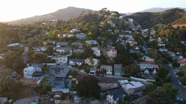 $1,399,000 | 1717 East Chevy Chase Drive, Glendale, CA 91206