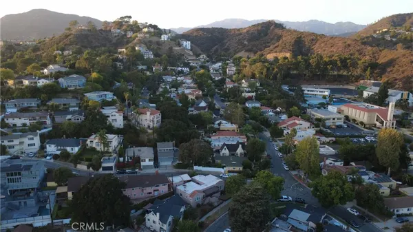 $1,374,000 | 1717 East Chevy Chase Drive, Glendale, CA 91206