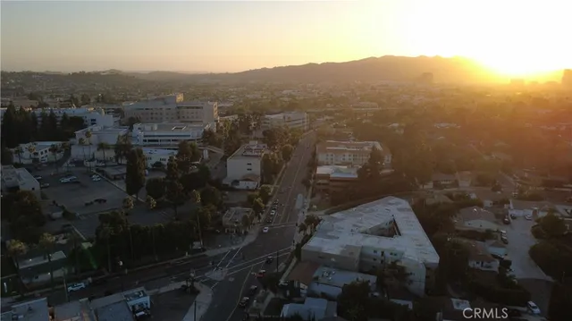 $1,399,000 | 1717 East Chevy Chase Drive, Glendale, CA 91206