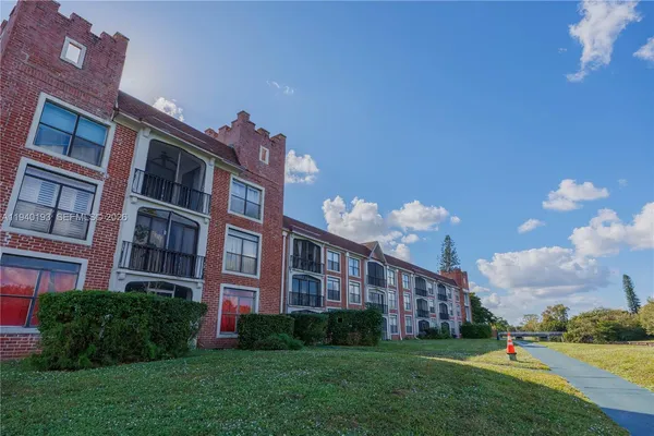 $1,500 | 3760 Inverrary Drive, Unit 3D, Lauderhill, FL 33319