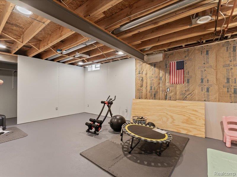 29213 Rachid Lane New Baltimore, MI 48047 - Photo 19 of 26 Exercise area featuring concrete floors