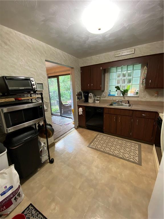 97 Locust Ridge Drive Pittsburgh, PA 15209 - Photo 10 of 16 Gallery Image 10