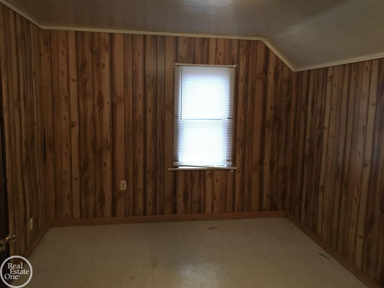 819 Minnie Street Port Huron, MI 48060 - Photo 13 of 21