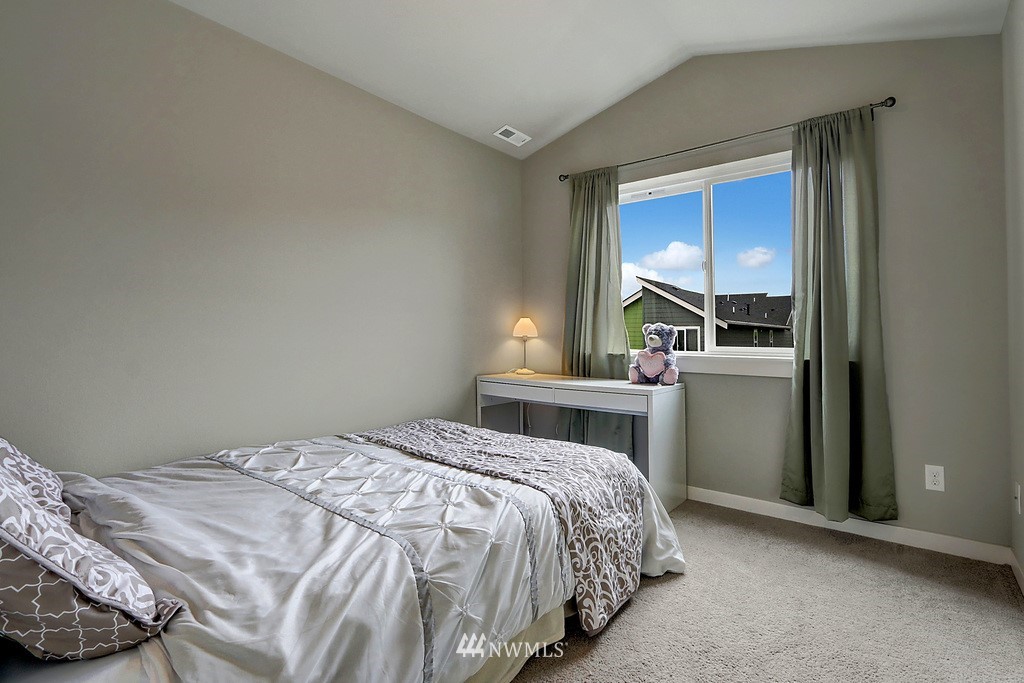 873 Southwest 96th Place Seattle, WA 98106 - Photo 11 of 20 Gallery Image 11