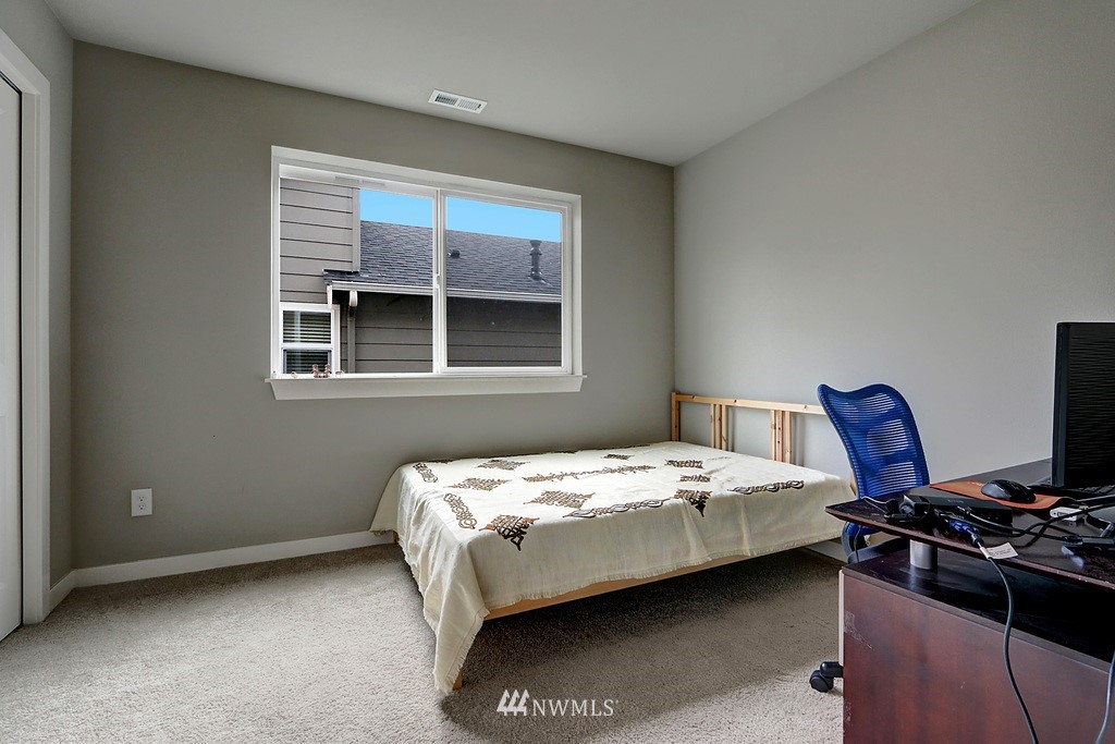873 Southwest 96th Place Seattle, WA 98106 - Photo 13 of 20 Gallery Image 13