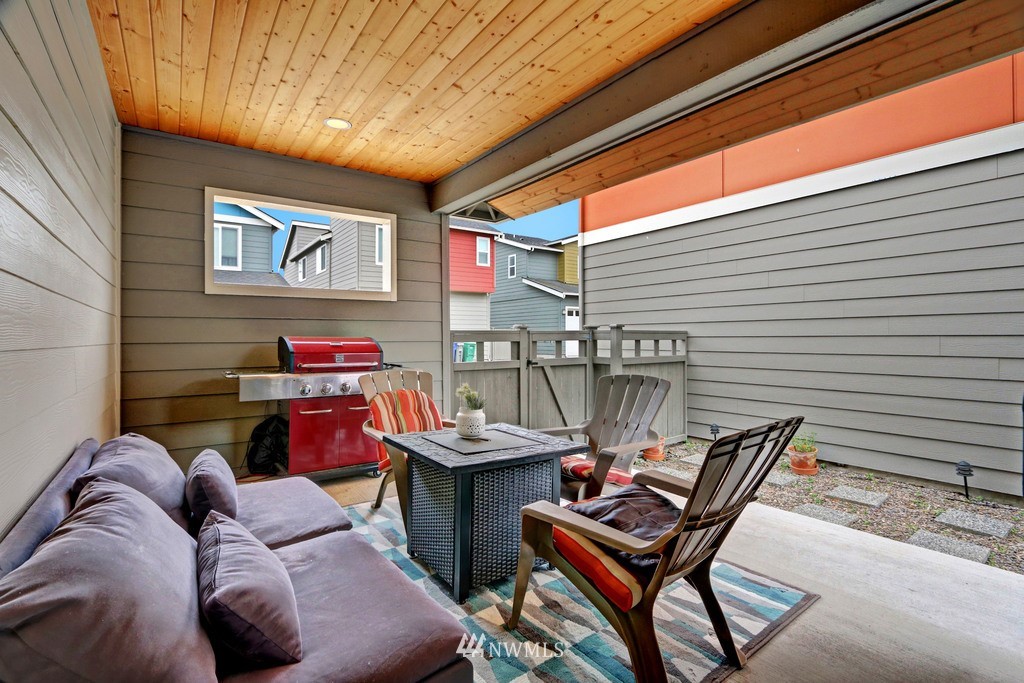 873 Southwest 96th Place Seattle, WA 98106 - Photo 16 of 20 Gallery Image 16