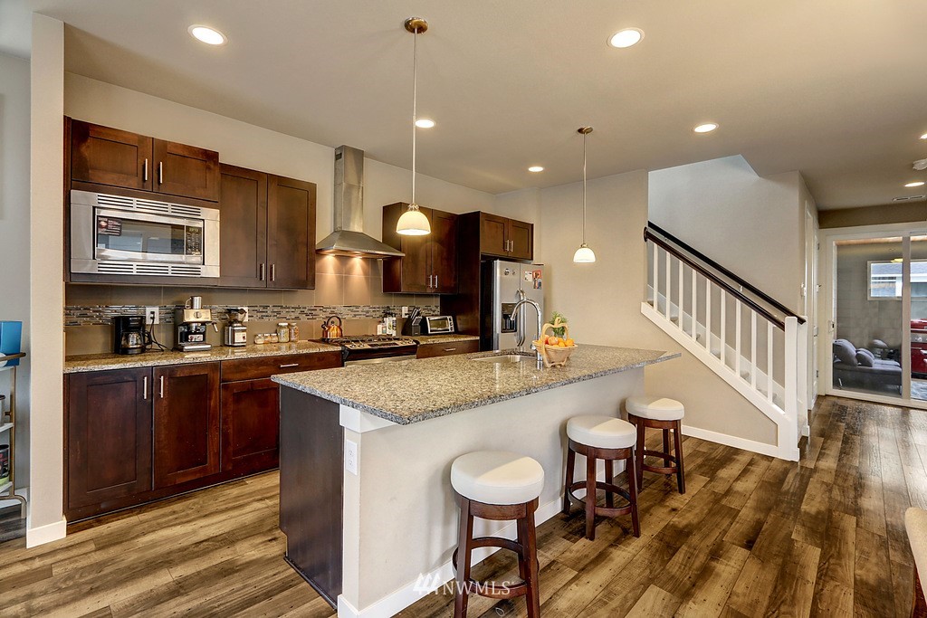 873 Southwest 96th Place Seattle, WA 98106 - Photo 3 of 20 Gallery Image 3