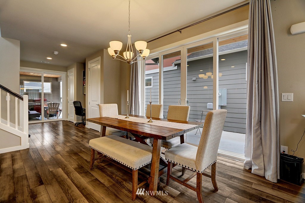 873 Southwest 96th Place Seattle, WA 98106 - Photo 6 of 20 Gallery Image 6