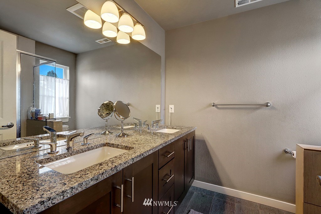 873 Southwest 96th Place Seattle, WA 98106 - Photo 10 of 20 Gallery Image 10