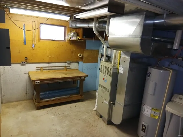 $179,900 | 5323 West Diamond Lake Road, Wawaka, IN 46794