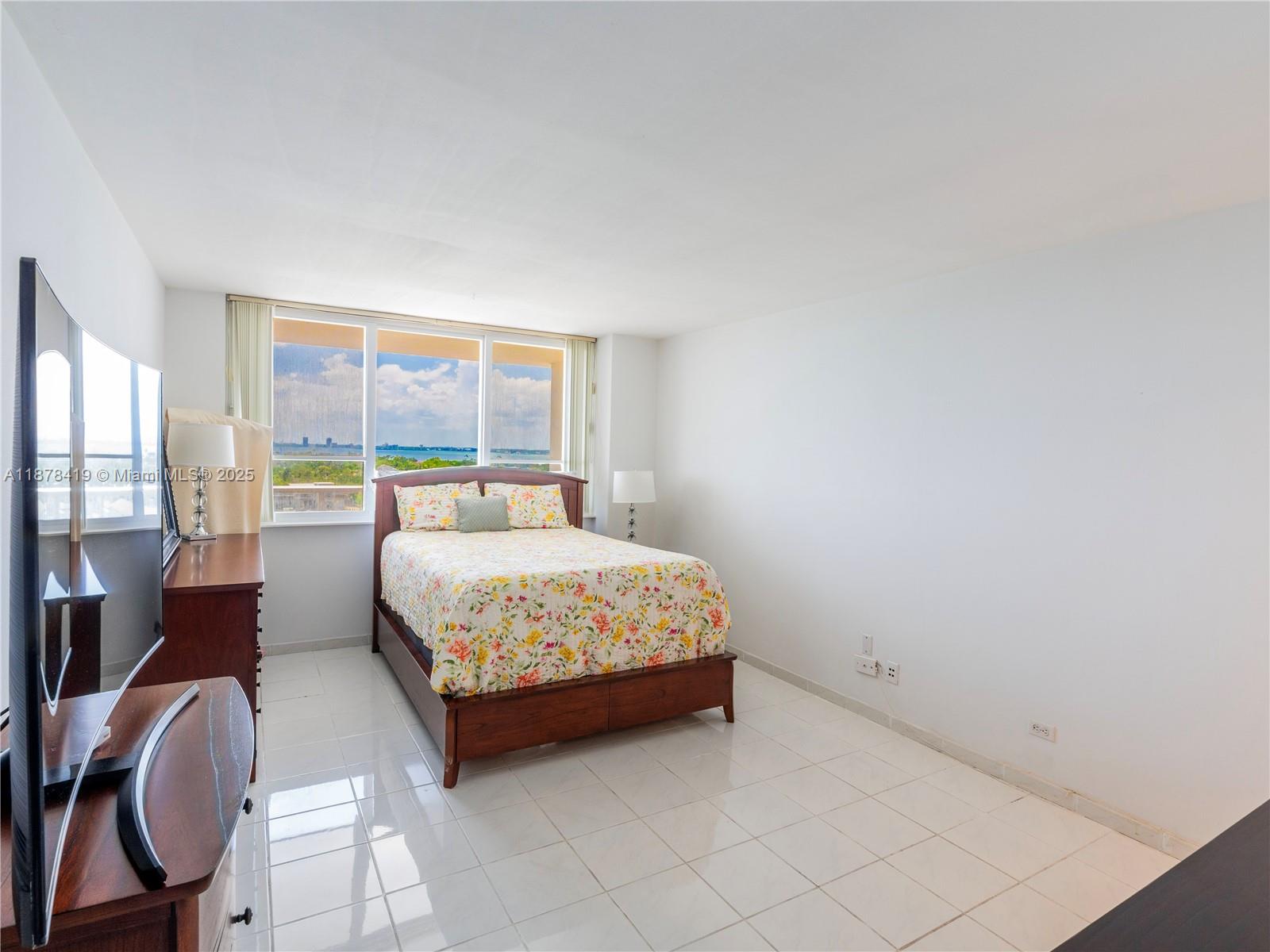 5005 Collins Avenue, Unit 1105 Miami Beach, FL 33140 - Photo 10 of 24