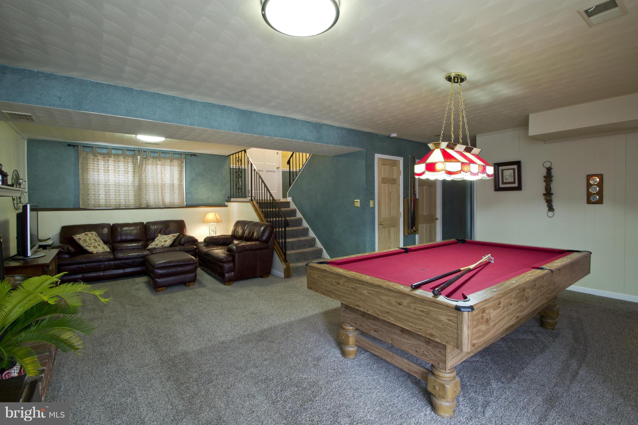 653 Shore Acres Road Arnold, MD 21012 - Photo 15 of 30 Living Room