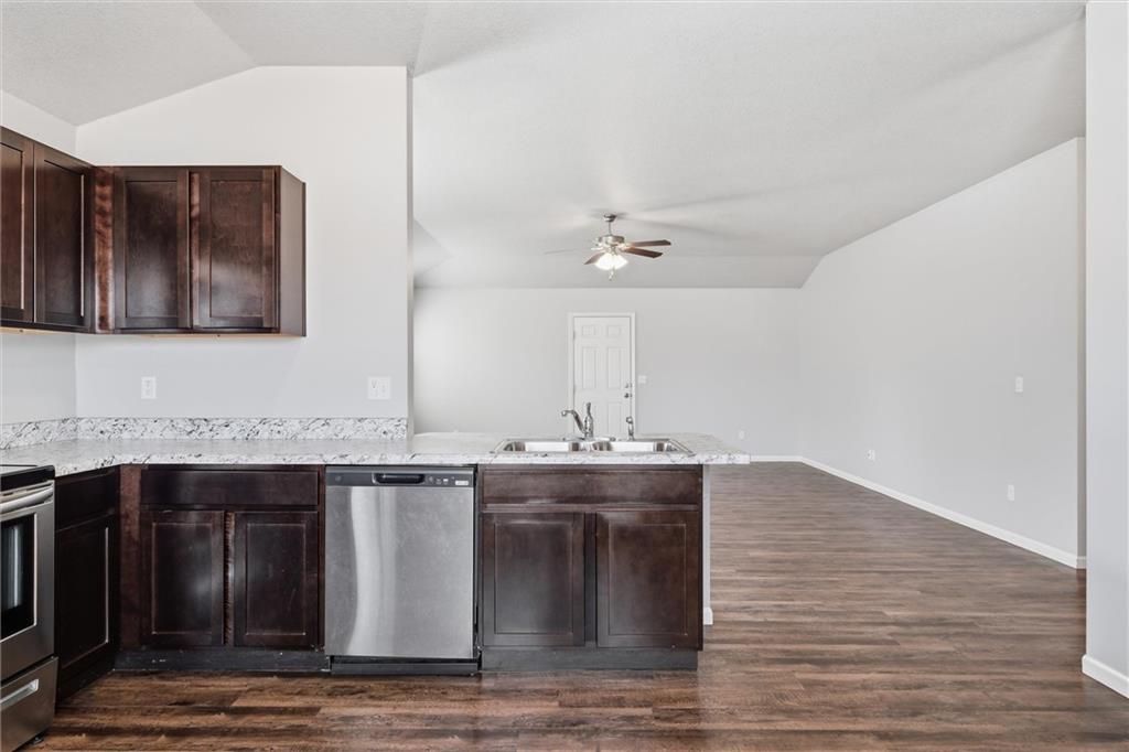 21303 West 219th Street Spring Hill, KS 66083 - Photo 11 of 27