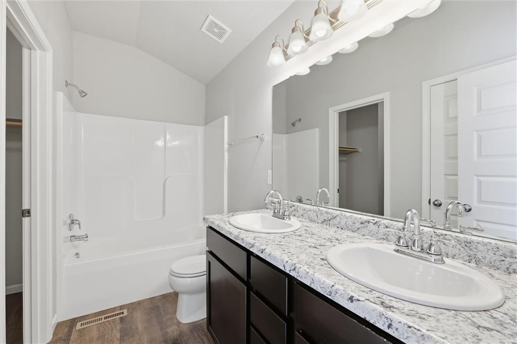 21303 West 219th Street Spring Hill, KS 66083 - Photo 15 of 27