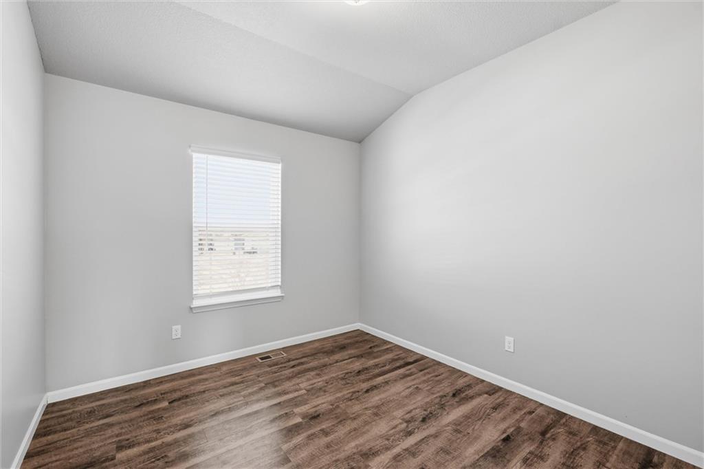 21303 West 219th Street Spring Hill, KS 66083 - Photo 20 of 27