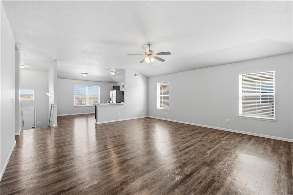 21303 West 219th Street Spring Hill, KS 66083 - Photo 7 of 27