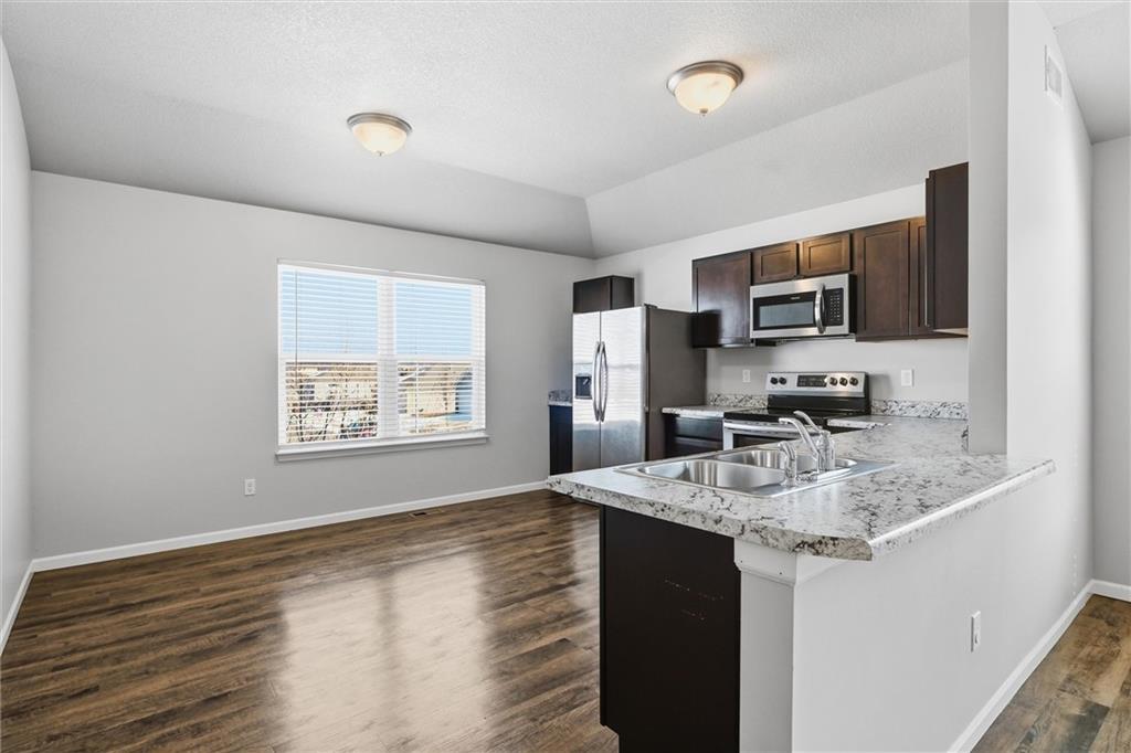 21303 West 219th Street Spring Hill, KS 66083 - Photo 8 of 27