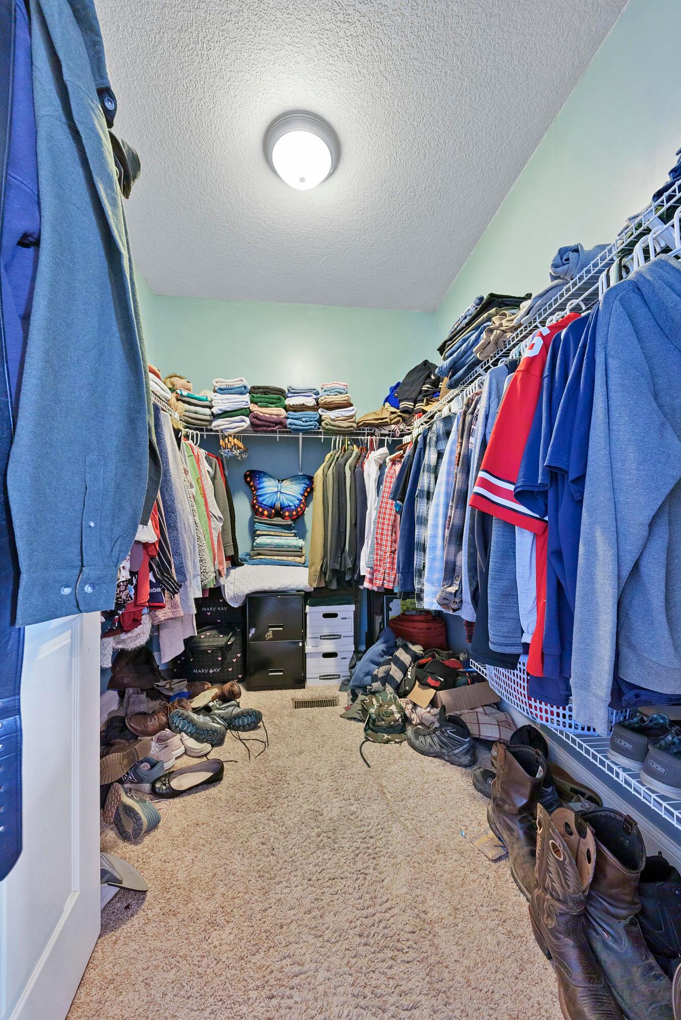 5880 Devore Road Mount Vernon, OH 43050 - Photo 15 of 23 15 -Walk in Closet