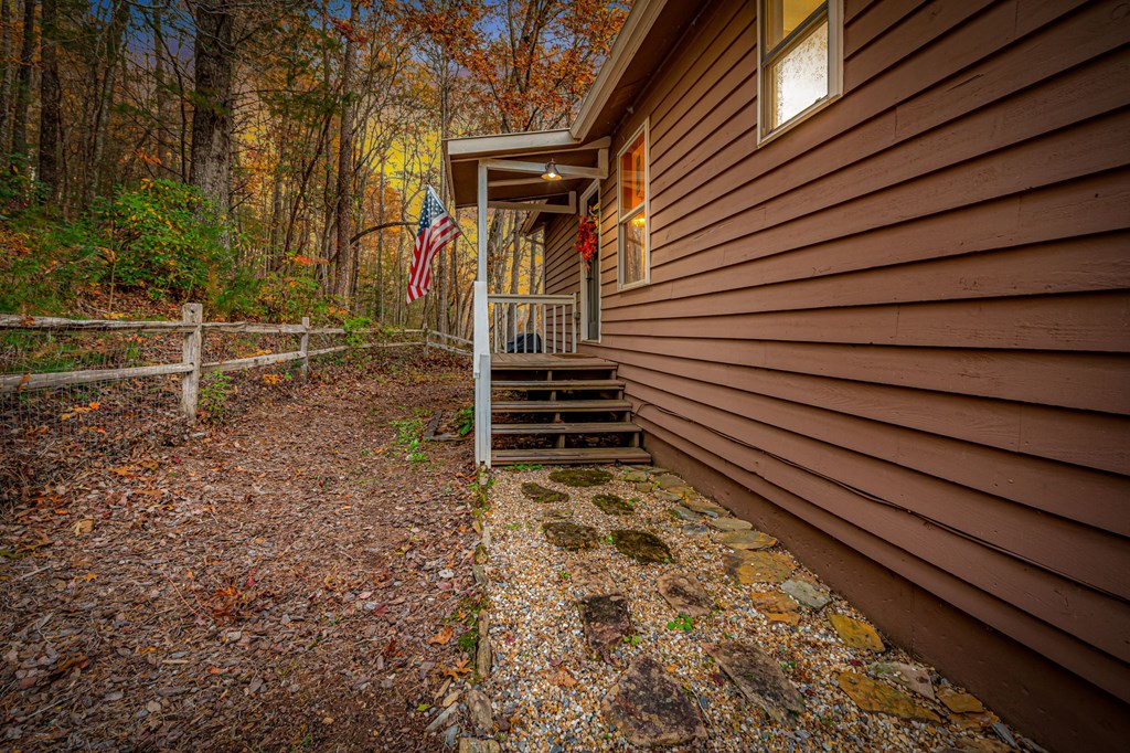 90 Hay Lane Morganton, GA 30560 - Photo 4 of 77