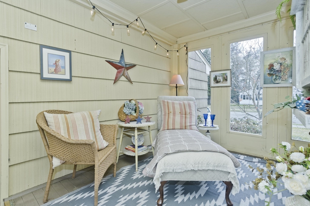 27 George Street Holyoke, MA 01040 - Photo 11 of 41 Gallery Image 11