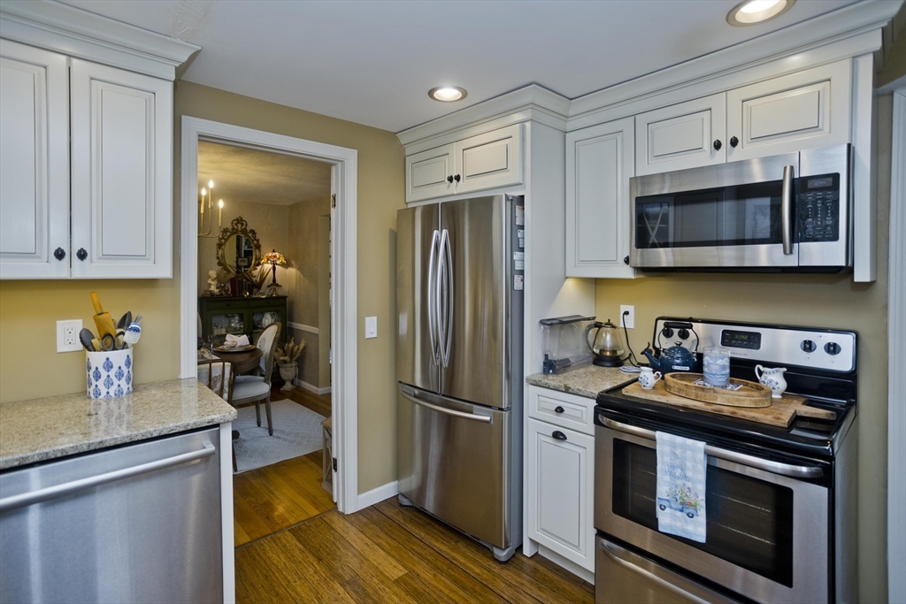 27 George Street Holyoke, MA 01040 - Photo 15 of 41 Gallery Image 15