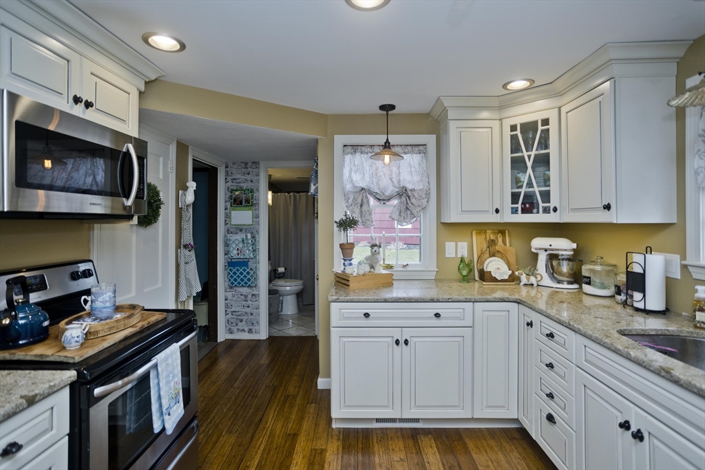 27 George Street Holyoke, MA 01040 - Photo 16 of 41 Gallery Image 16