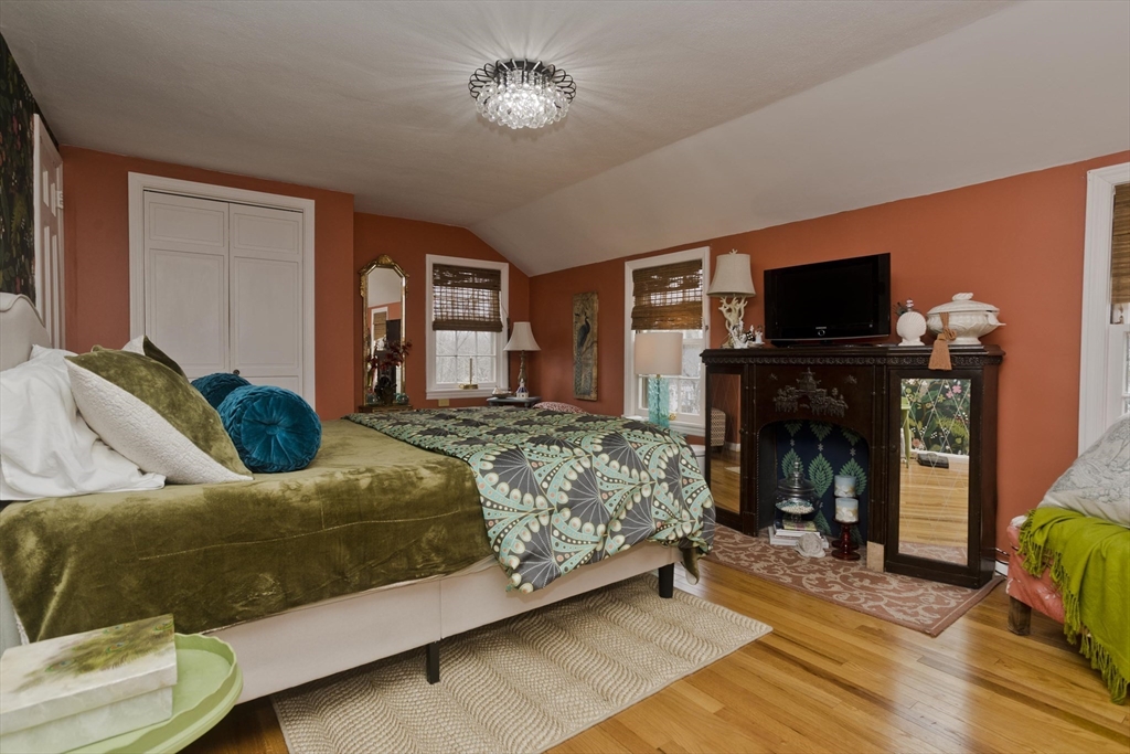 27 George Street Holyoke, MA 01040 - Photo 35 of 41 Gallery Image 35