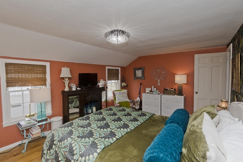 27 George Street Holyoke, MA 01040 - Photo 36 of 41 Gallery Image 36