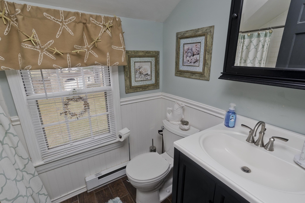 27 George Street Holyoke, MA 01040 - Photo 37 of 41 Gallery Image 37