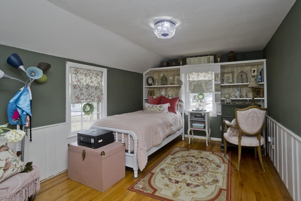 27 George Street Holyoke, MA 01040 - Photo 38 of 41 Gallery Image 38
