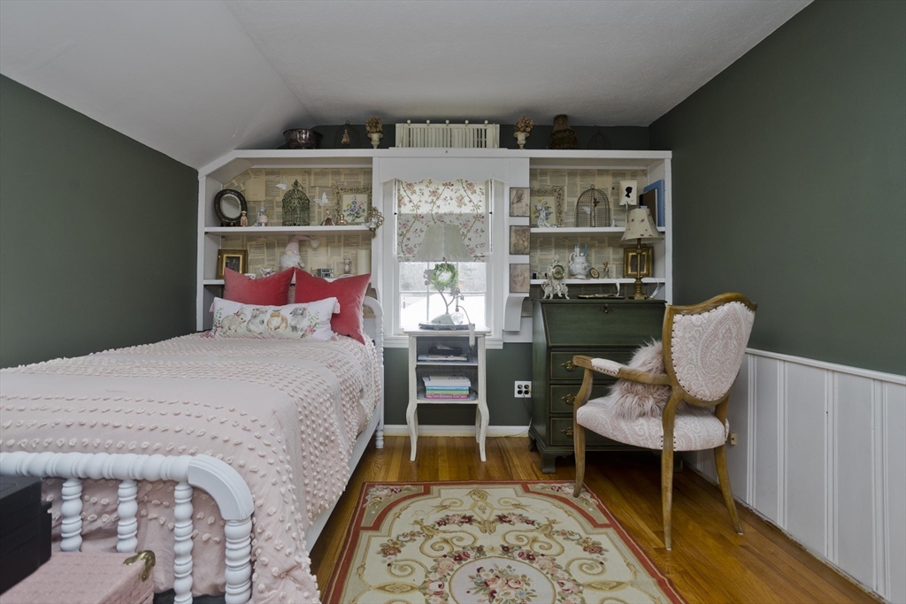 27 George Street Holyoke, MA 01040 - Photo 39 of 41 Gallery Image 39